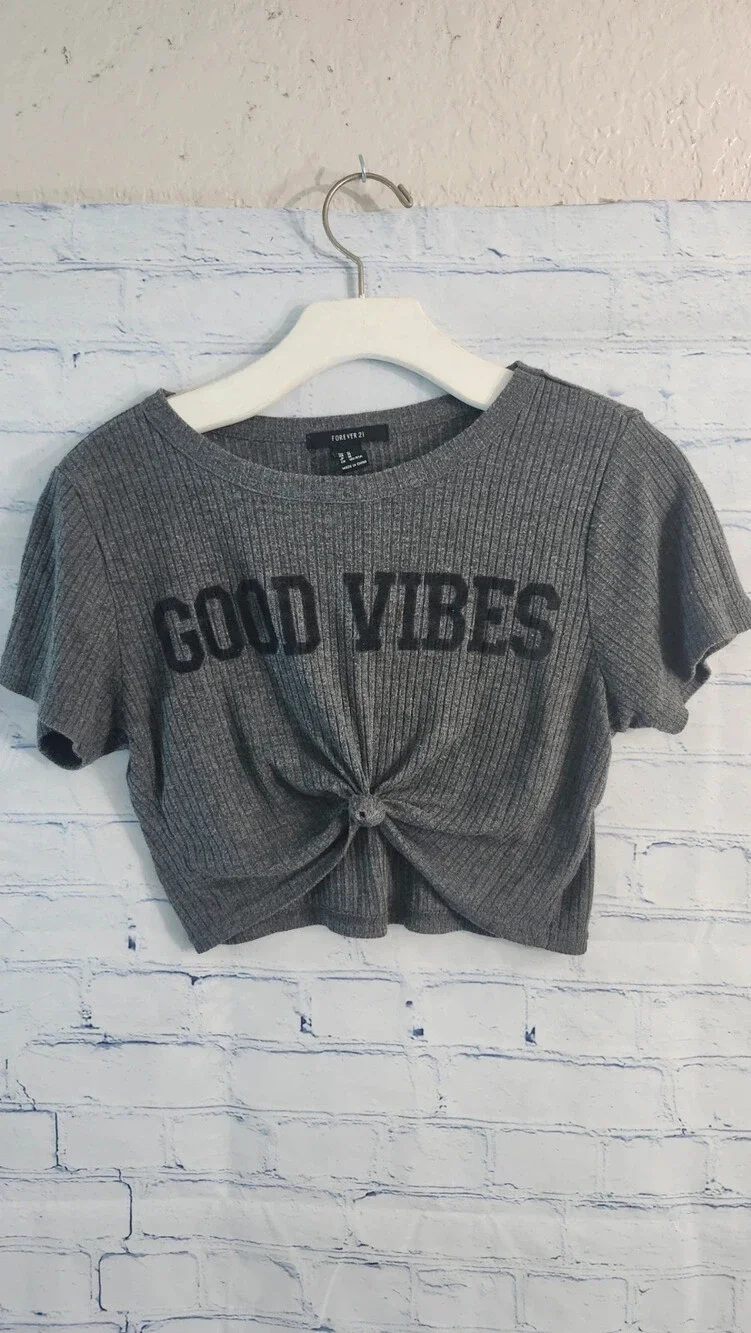 Forever 21 Grey Ribbed Good Vibes Knot Crop Top M